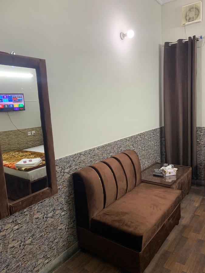 Eden Plus Executive Hotel Лахор Экстерьер фото