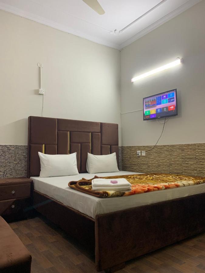 Eden Plus Executive Hotel Лахор Экстерьер фото