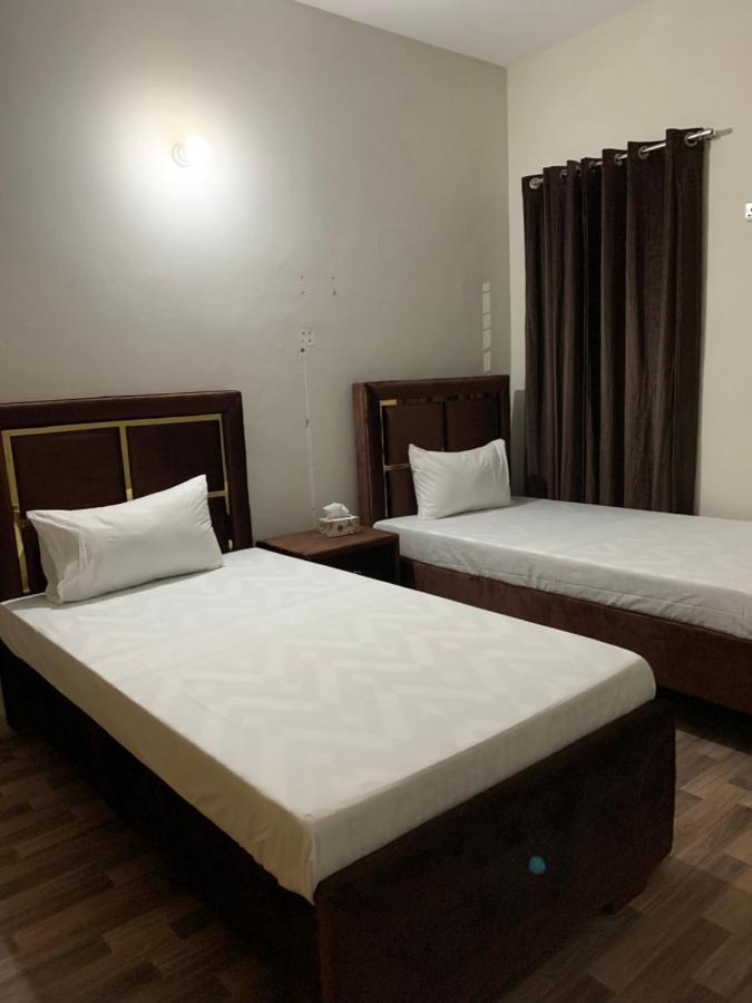 Eden Plus Executive Hotel Лахор Экстерьер фото